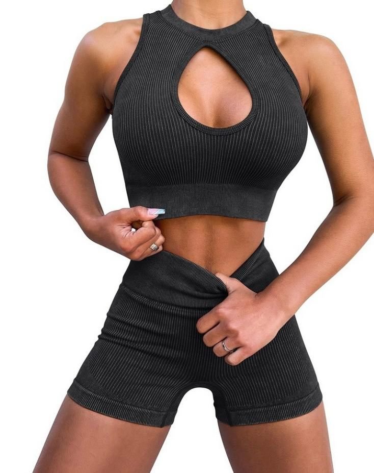 Conjunto Core  Short Frunce + Top Deportiva Sin Costura Seamless  Negro