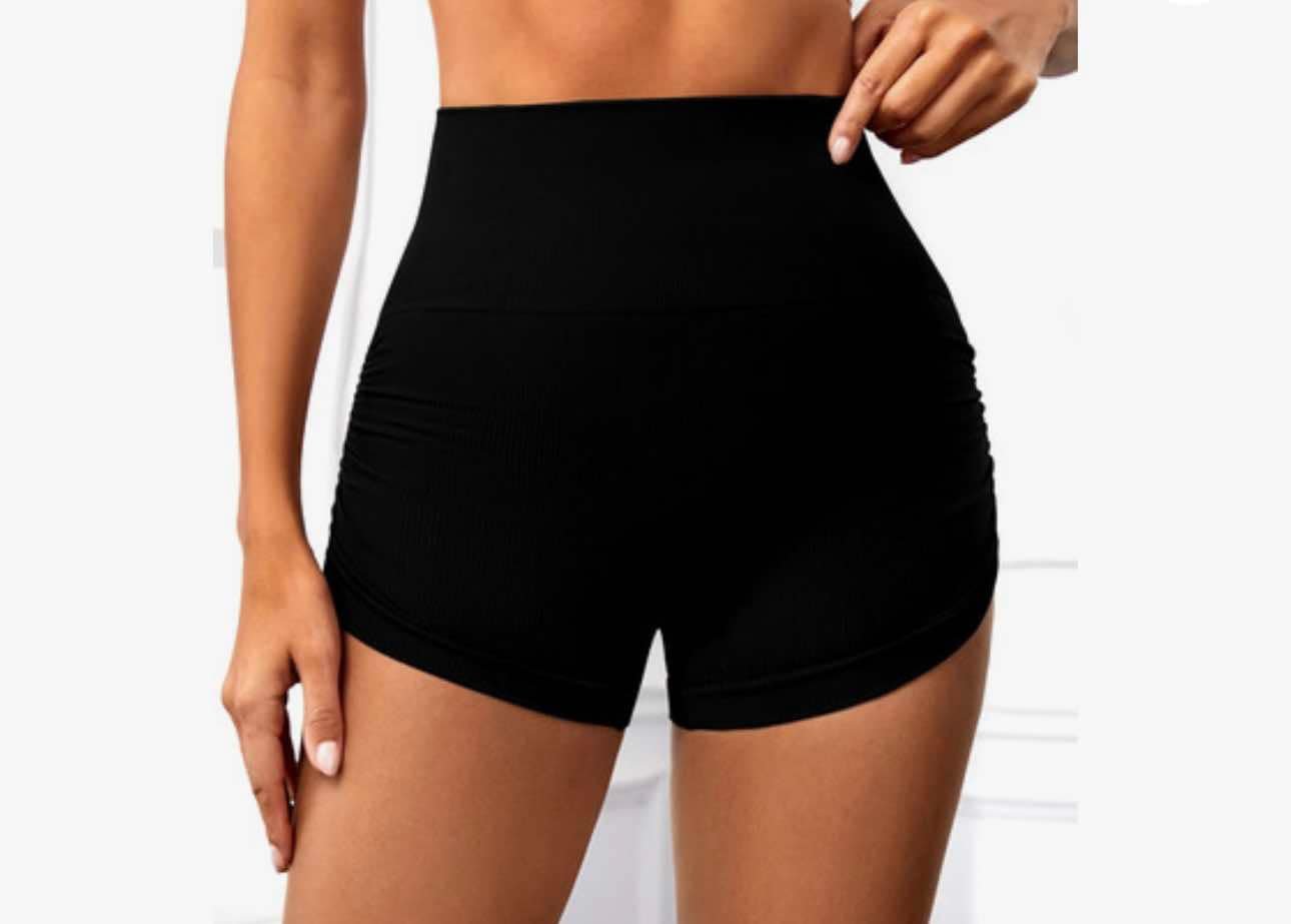 Short Lino negro  Frunce Lateral